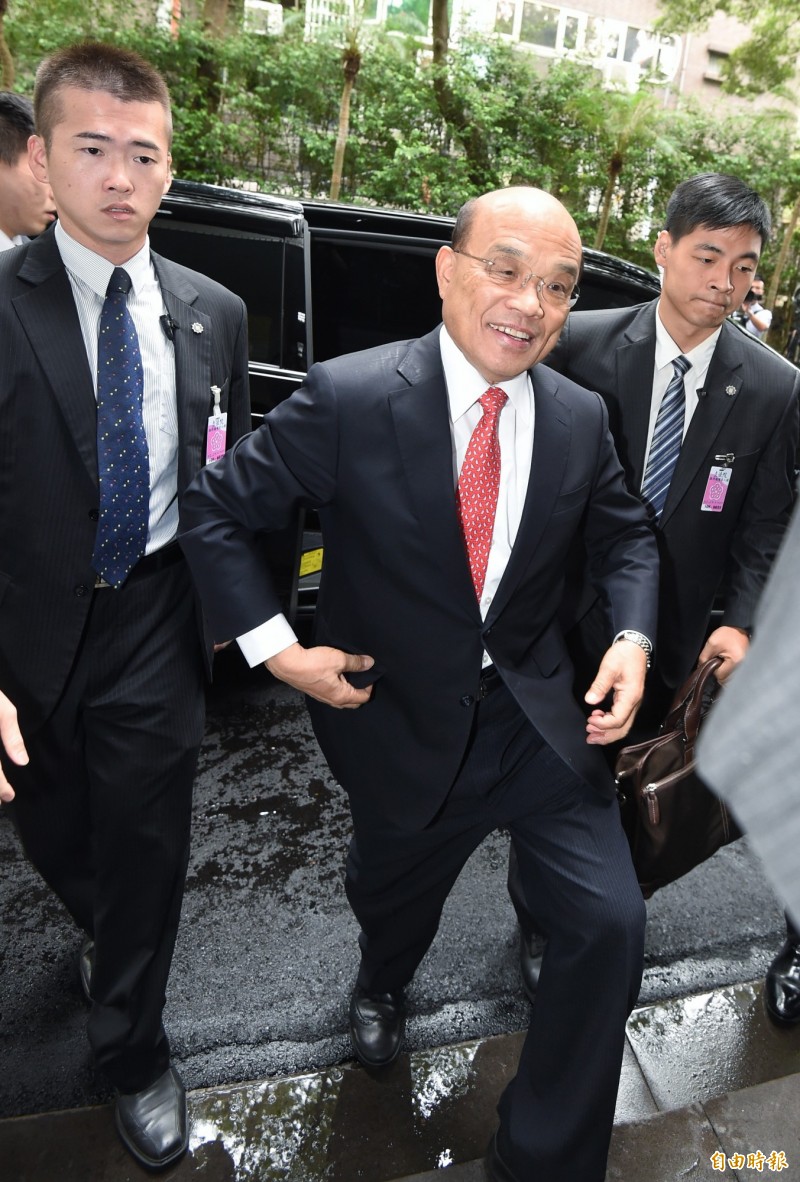 行政院長蘇貞昌今天主持院會，拍板交通部提報將投入16億元，推動「環島自行車道升級既多元路線整合推動計畫」，將自明年起以4年期間，推動三大主軸，包含打造國際化自行車路線及其特色旅遊活動、發展在地化自行車深度旅遊、自行車環島路網之優化與安全改善。（資料照）