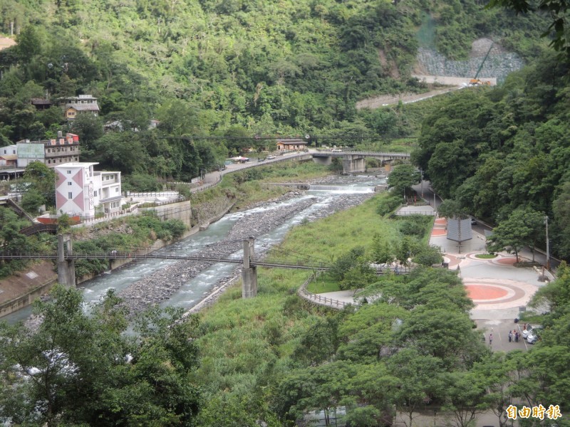 原住民族委員會配合交通部觀光局辦理秋冬遊補助方案，於「擴大秋冬國民旅遊獎勵計畫－部落心旅行」計畫中，提出56條團體旅遊遊程路線，以及自由行的回饋金優惠措施，且10月起將會再推出電子折價券優惠。（資料照）