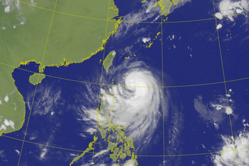 米塔颱風進逼台灣，9月30日國內海運航線與兩岸航線共有9航線、計31航次停航。（圖擷自中央氣象局）