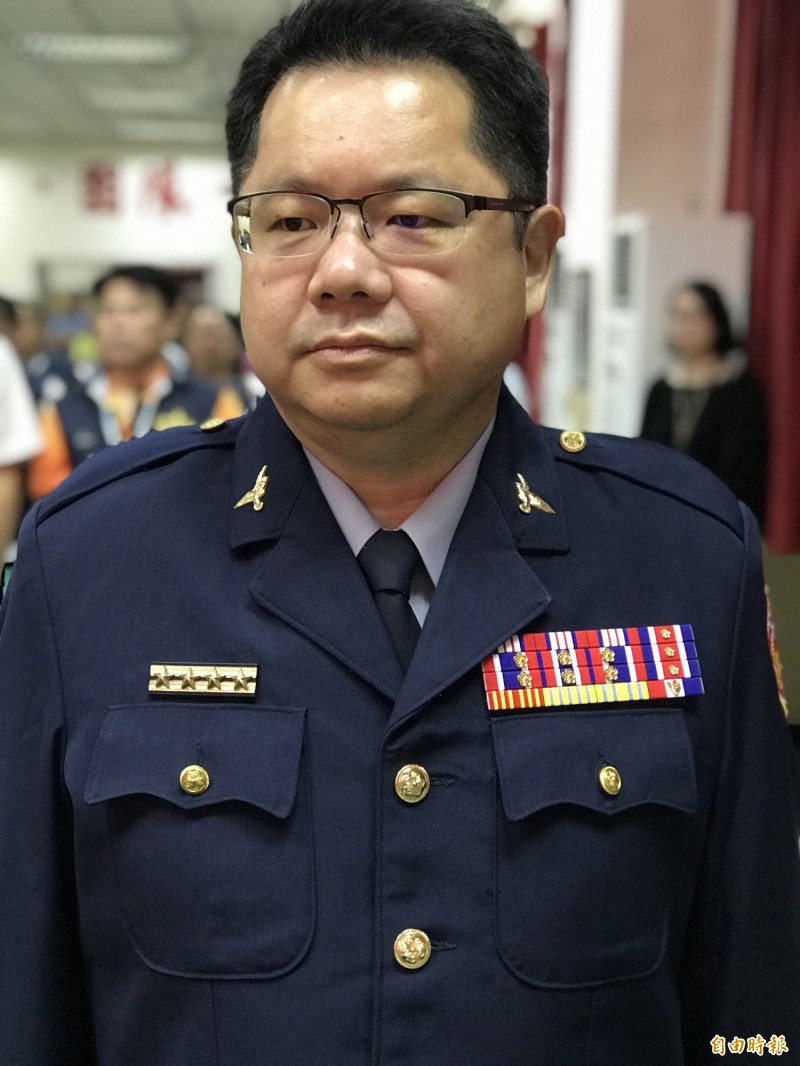 高市警局二線四星中階警官異動，曾是三一九槍擊案專案人員的沈建仁，調婦幼隊長3個多月，完成階段性任務後，升任小港分局副分局長。（記者黃良傑攝）