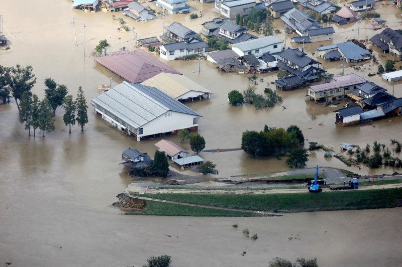 根據日媒統計最新數據，哈吉貝颱風在全日本已釀58人死亡、14人行蹤不明、211人受傷。圖為長野縣千曲河附近。（法新社）