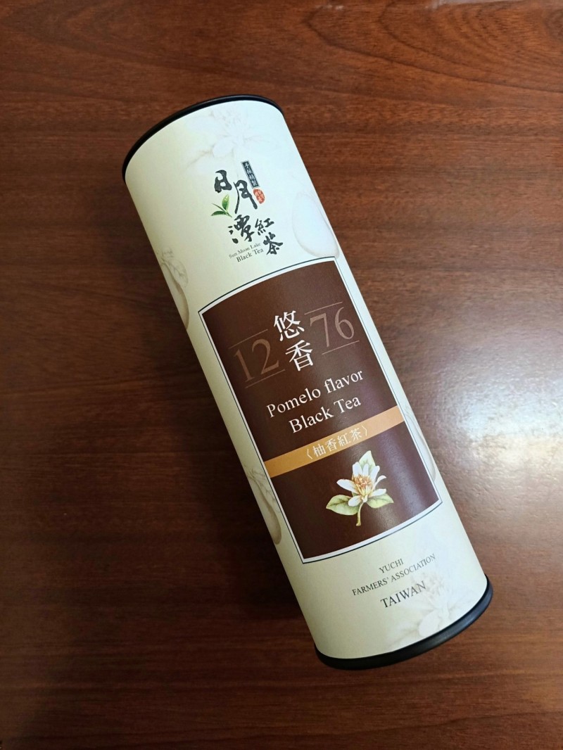魚池鄉農會日月潭紅茶,與麻豆文旦柚花結合,推出「柚香紅茶」花茶產品。(記者劉濱銓翻攝) 魚池鄉農會日月潭紅茶,與麻豆文旦柚花結合,推出「柚香紅茶」花茶產品。(記者劉濱銓翻攝)