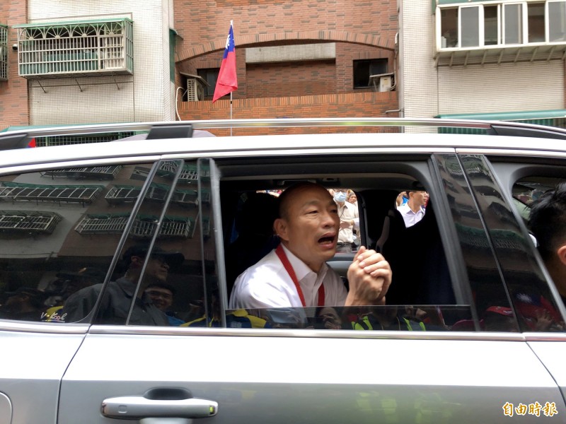 對於太陽花學運政院驅離案，台北地方法院判決市警局應賠償前台聯立委周倪安等14人共111萬餘元，韓國瑜氣憤地說：「非常不公平！」！（記者魏瑾筠攝）