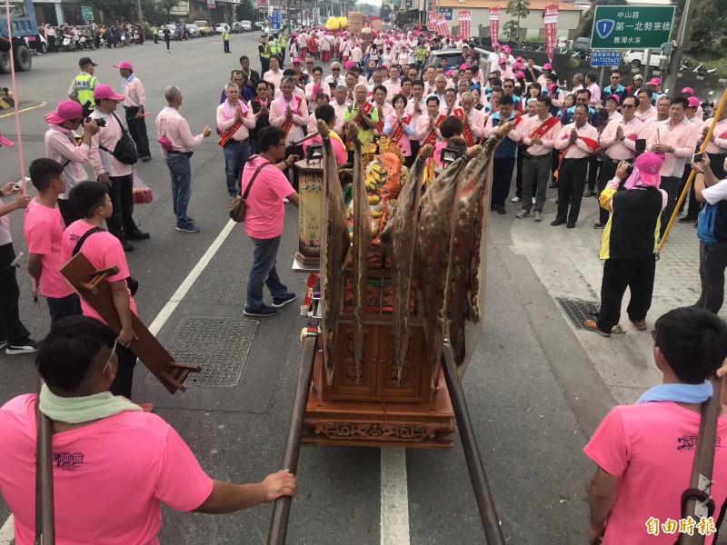 台灣民俗村媽祖返回北斗，地方各界接駕。（記者顏宏駿攝）