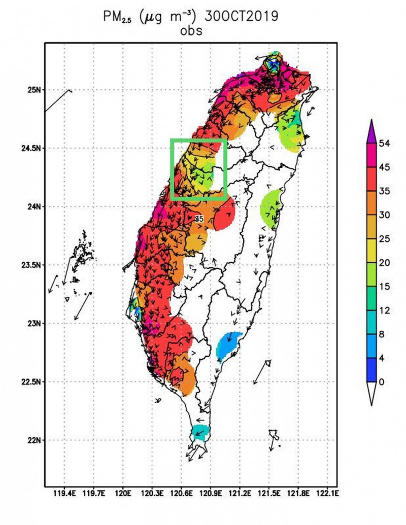 中國沙塵來襲，台中盆地空品測站相對較「乾淨」，莊秉潔教授說「火炎山是台中的護市神山」。（圖擷取自莊秉潔臉書）