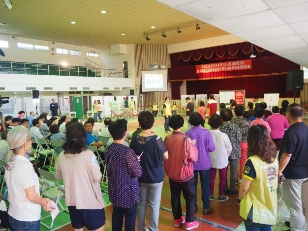 中央選舉委員會將於明（8）日發布第10屆立法委員選舉公告，南市選委會提醒民眾投票權益。圖為南市選舉委員會2日在安平國民中學安平館舉辦「第15任總統副總統及第10屆立法委員投開票程序模擬演練」觀摩會。（記者洪瑞琴翻攝）