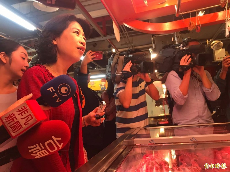 陳佩琪表示,有靈感的時候,會抒發個人情緒上的感受,將感想寫出。(記者楊心慧攝)