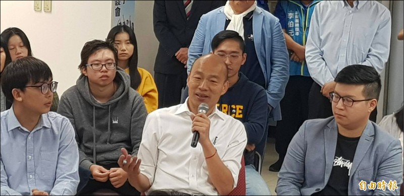 對於在基隆設立「潛艦產業園區」及潛艦國造議題，韓國瑜說，他個人是持懷疑的態度，韓國瑜說，政府應該根據國防需求與自身能力量力而為。（記者俞肇福攝）