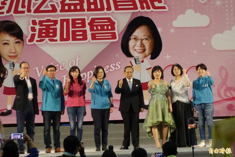 蔡英文總統晚間出席台北市立委參選人許淑華的公益音樂會。（記者沈佩瑤攝）