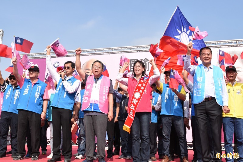 國民黨雲林縣第二選區（山線）立委參選人謝淑亞與總統參選人韓國瑜斗六競選總部今天成立。（記者黃淑莉攝）