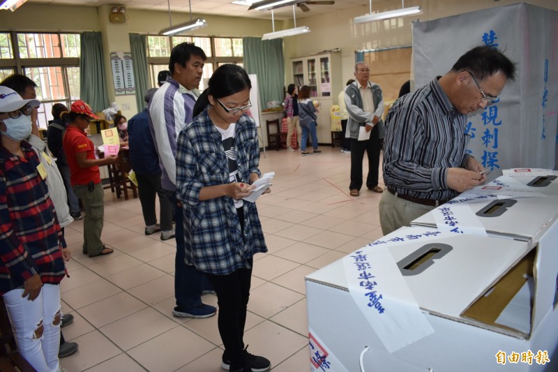 監察院今天通過糾正中選會、台北市選委會，認為去年九合一併公投選舉，台北市長選舉要確認補正票所達354個，肇因就是未遵照作業程序進行；但台北市選委會重砲回擊這是未審先判、深表遺憾。（記者楊金城攝）