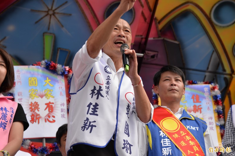 中共間諜叛逃澳洲，其中指稱中國以海外捐款國民黨總統參選人韓國瑜達2千萬人民幣等訊息，引發討論，對此，韓國瑜回應「我如果拿中共一塊錢退出總統大選」。（記者許麗娟攝）