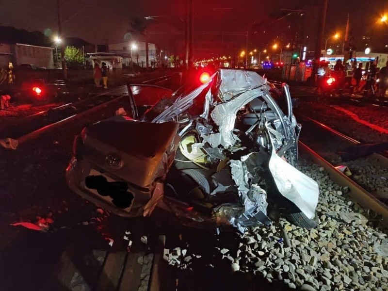 林女的汽車幾乎全毀，目前還在醫院養傷。（記者張瑞楨翻攝自臉書）