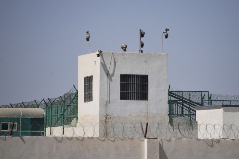 今年5月31日由法新社拍攝到疑似新疆再教育營的一處建物。（法新社）