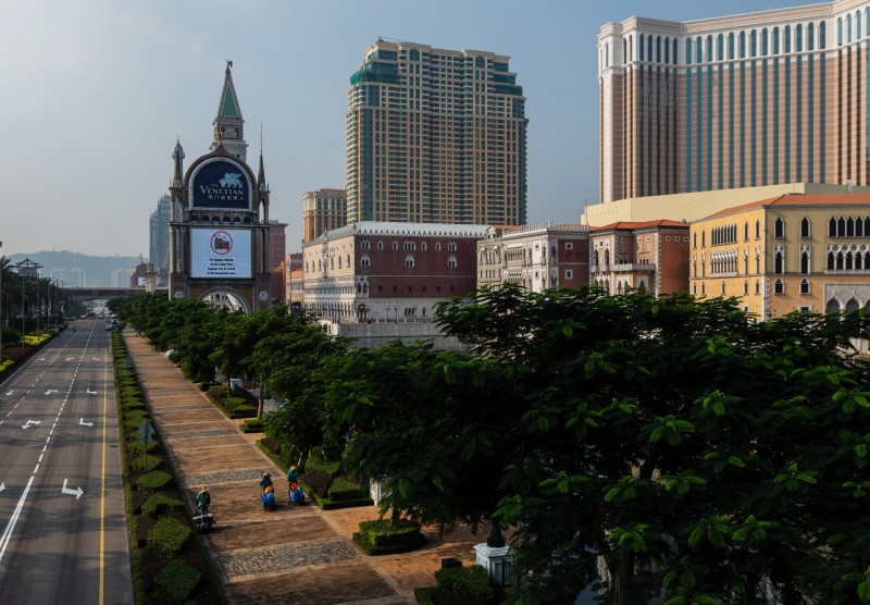 香港美國商會兩高層入境澳門遭拒，專家認為這是中國反制美國的《香港人權與民主法案》及《新疆人權政策法案》。（彭博）