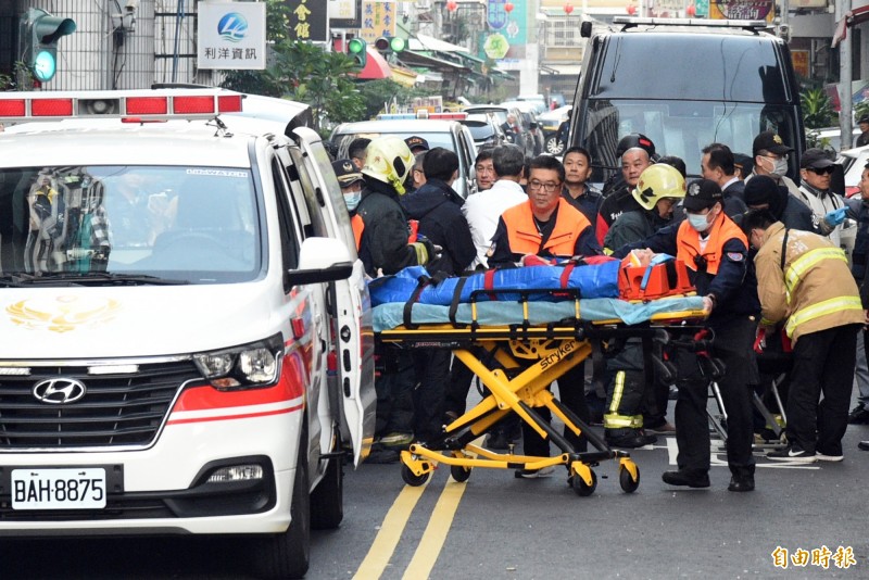 在台南後壁區國民黨部放置爆裂物的炸彈客今晨被捕，還被搜出可製作恐攻炸彈「撒旦之母」的TATP有機化合物1.2公斤。 （記者張忠義攝）