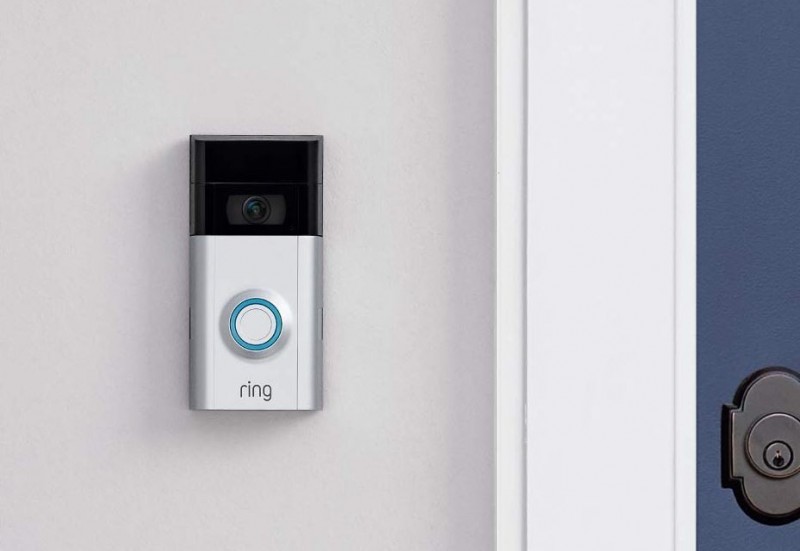 美國亞馬遜(Amazon)監視系統「Ring」傳出安全漏洞,已有多州用戶反映家中監視器遭到駭客入侵,不但家中孩子遭到騷擾、驚嚇,甚至還有用戶受到勒索。圖為示意圖,與當事新聞無關。(圖擷取自Amazon) 美國亞馬遜(Amazon)監視系統「Ring」傳出安全漏洞,已有多州用戶反映家中監視器遭到駭客入侵,不但家中孩子遭到騷擾、驚嚇,甚至還有用戶受到勒索。圖為示意圖,與當事新聞無關。(圖擷取自Amazon)