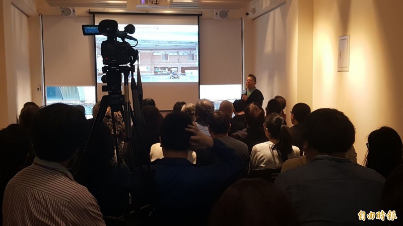 大稻埕地方創生公司首場講座獲得熱烈回響,超過百名民眾參加,現場十分熱鬧。(記者楊心慧攝) 大稻埕地方創生公司首場講座獲得熱烈回響,超過百名民眾參加,現場十分熱鬧。(記者楊心慧攝)