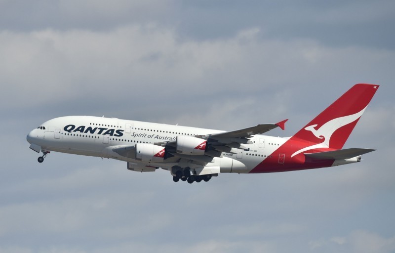 澳洲航空公司10月飛完最長直飛航班，花了19小時又16分鐘測試從紐約直飛雪梨。（法新社）