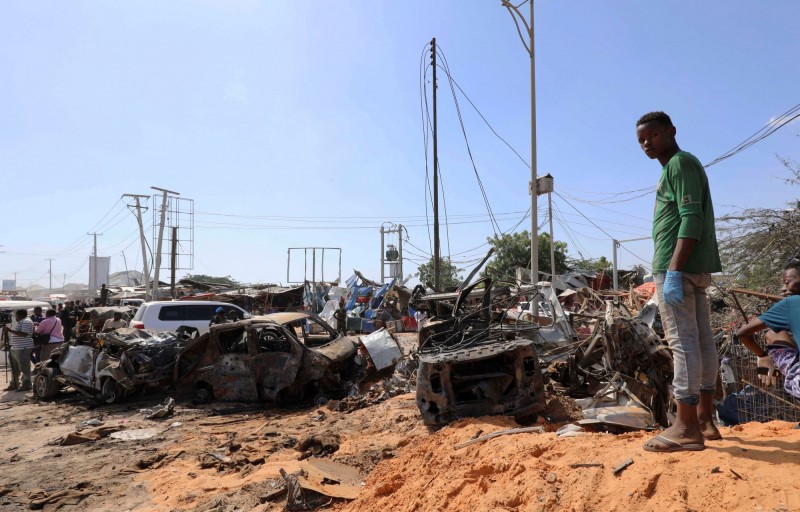 索馬利亞首都摩加迪休（Mogadishu）今（28）日上午驚傳汽車炸彈攻擊，至少傳出90人死亡，受害者多為平民和學生。（路透）