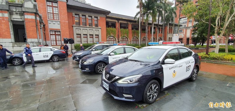 新竹市警察局新購警用車輛交車啟用典禮，今在新竹市政府前廣場舉辦，由新竹市副市長沈慧虹主持校閱。（記者蔡彰盛攝）