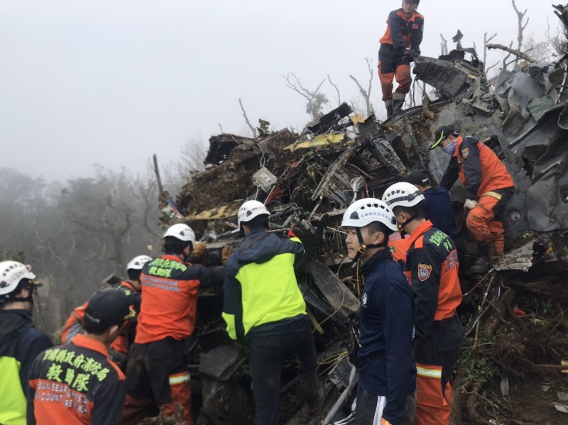 黑鷹失事造成8人罹難。（記者林敬倫翻攝）