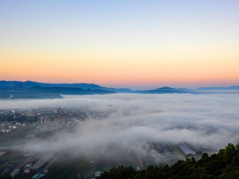 虎頭山上可拍到雲海等各種美景，是攝影玩家最愛。（陳琪元提供）