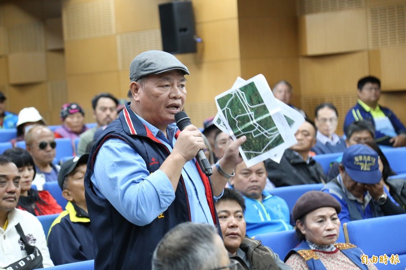 今年禁伐補償金額大幅縮水，三地門鄉代會主席陳忠雄部落質疑檢測不公，讓族人權益受損。（記者邱芷柔攝）