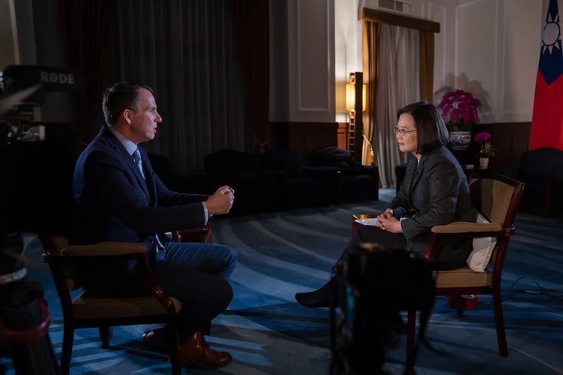 蔡總統日前接受「英國廣播公司」（BBC）專訪時指出，「我認為中國需要坐下來思考，準備好面對現實」。（圖擷自總統府官網）