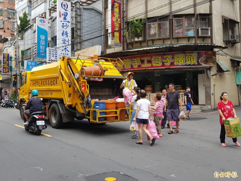 新北市從大年初一至初三停止收運垃圾。（資料照）