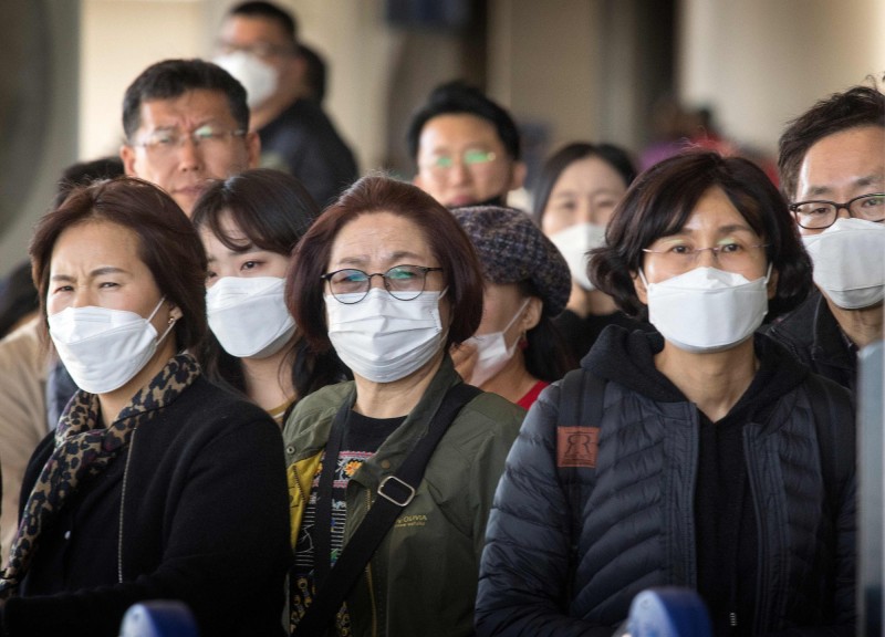 武漢肺炎疫情蔓延，香港部分工會要求政府實施「全面封關」，否則發動罷工。圖僅示意。（法新社）