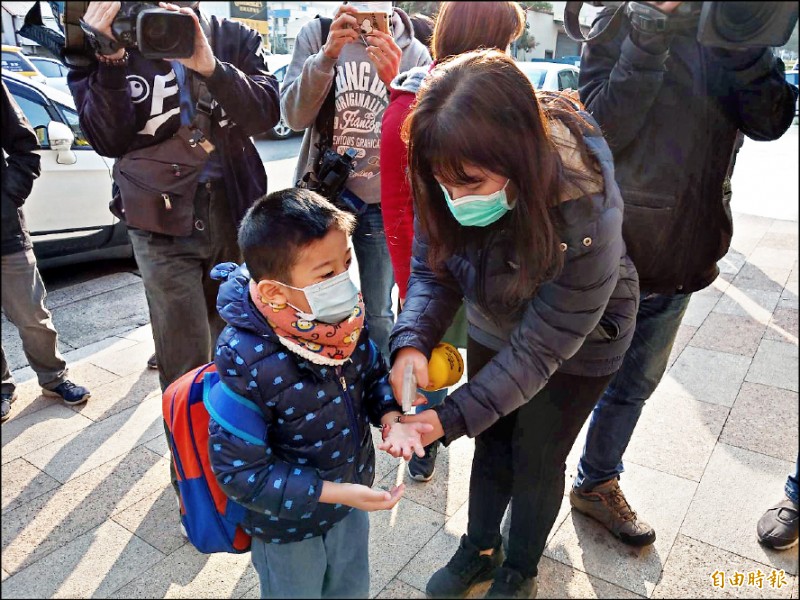 私幼開學拚防疫 出入都戴口罩