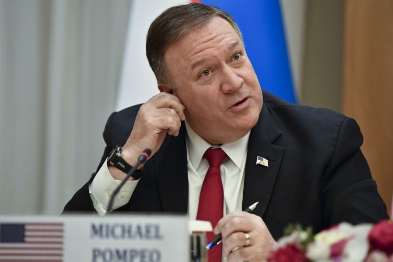 美國國務卿蓬佩奧（Mike Pompeo）於週一受訪時表示，將會派更多專機至中國湖北省以及其他國家進行撤僑。（美聯社）