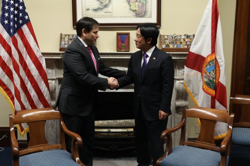 美參議員魯比歐(左)與賴清德(右)會面。(圖片取自「Senator Rubio Press」推特) 美參議員魯比歐(左)與賴清德(右)會面。(圖片取自「Senator Rubio Press」推特)