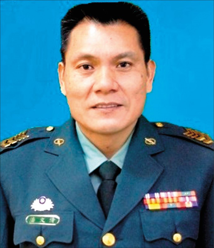 陸軍司令部士官長潘文清（右）接任參謀本部總士官長。（陸軍司令部官網）