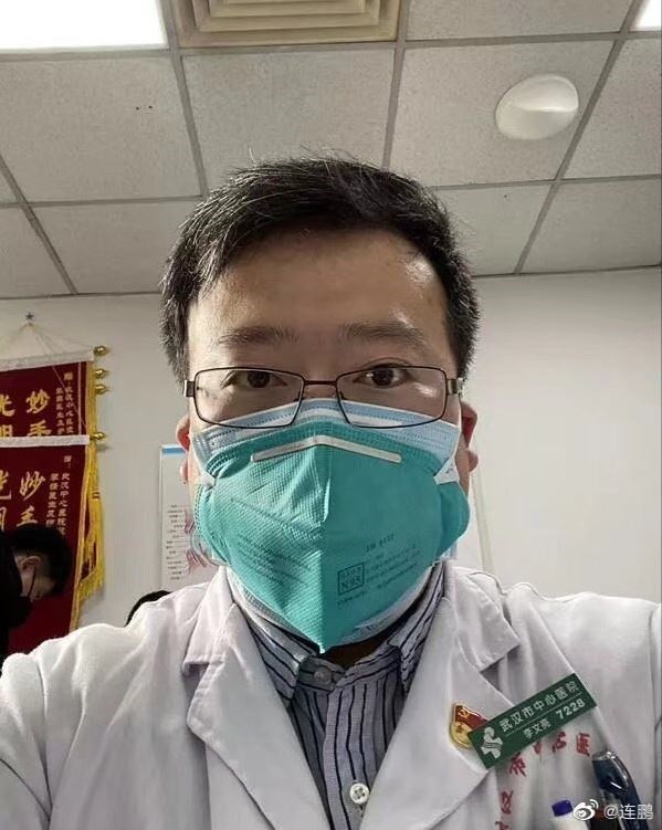 中國武漢爆發的新型冠狀病毒（2019-nCoV）肺炎疫情持續升溫，「吹哨人」武漢醫師李文亮7日凌晨病逝。（圖擷取自微博）
