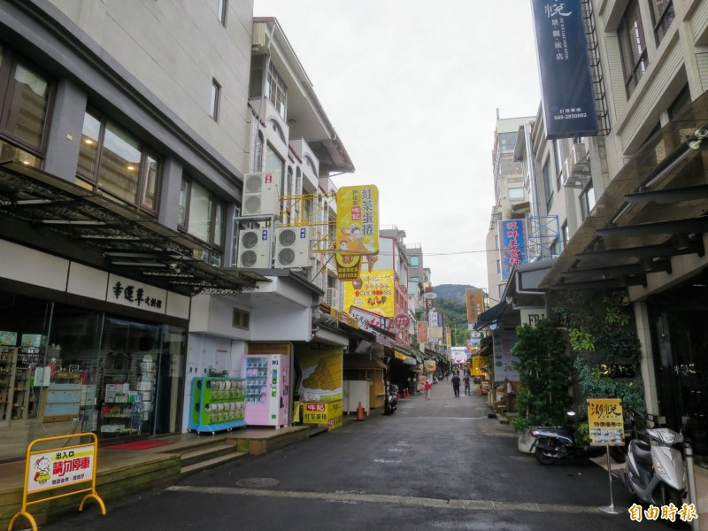 日月潭風景區因應疫情規劃「寧靜日」，屆時潭區伊達邵的商家、船家與街頭藝人將避免廣播，營造閒適氛圍，吸引遊客回流。（記者劉濱銓攝）