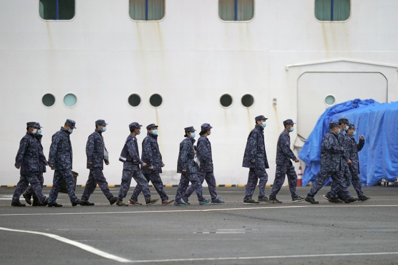 今日鑽石公主號再增70例確診病例，累計共355例，其中111人為「無症狀感染者」。（歐新社）