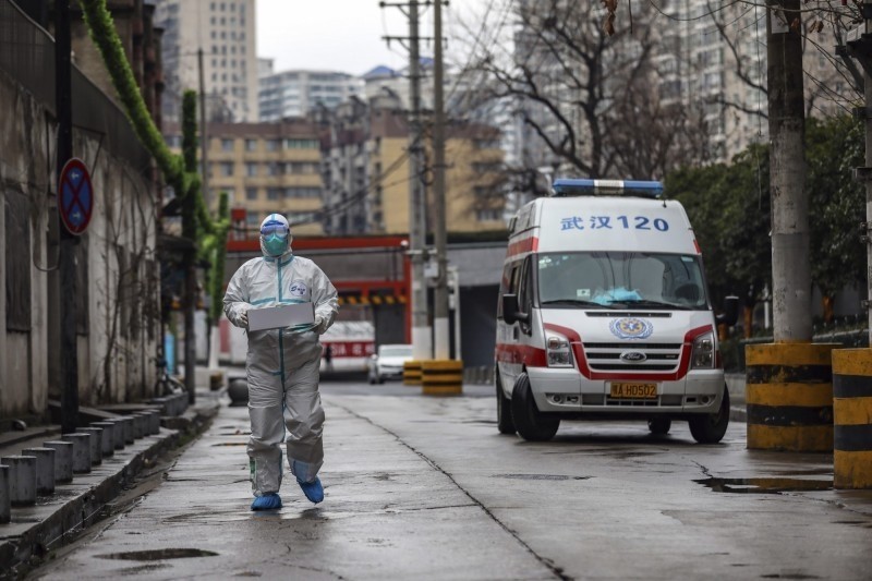 中國湖北2名確診武漢肺炎的台人17日治癒出院，不過，他們兩人在接受中國官媒「中新社」採訪時，意外揭露，從昆山來武漢探親的江姓台商，一家竟4人染病，岳父還因武漢肺炎死亡。另名金姓台人也是4名家人遭感染，兒子現還在醫院治療。（美聯社資料照）