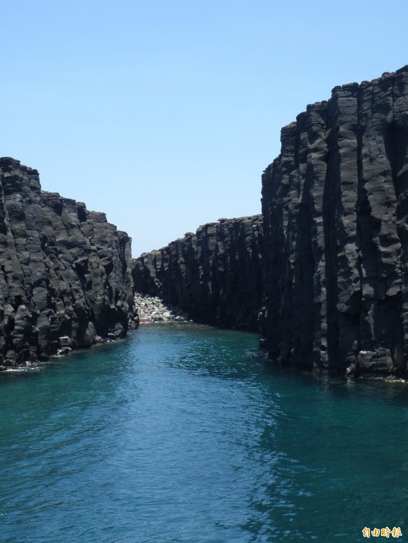 澎湖沒有花火，玄武岩海島風情也很有看頭。（記者劉禹慶攝）