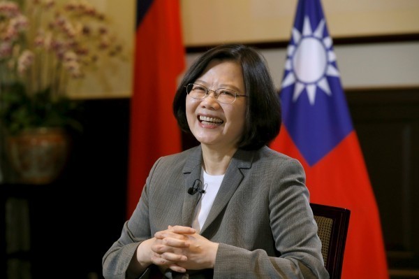 美媒列出台灣8點防疫態度和措施,直言台灣防疫可教導全球寶貴一課,認為台灣從2003年SARS爆發的經驗中得到教訓,認為這次台灣政府和人民都做好了準備。圖為台灣總統蔡英文。(路透) 美媒列出台灣8點防疫態度和措施,直言台灣防疫可教導全球寶貴一課,認為台灣從2003年SARS爆發的經驗中得到教訓,認為這次台灣政府和人民都做好了準備。圖為台灣總統蔡英文。(路透)