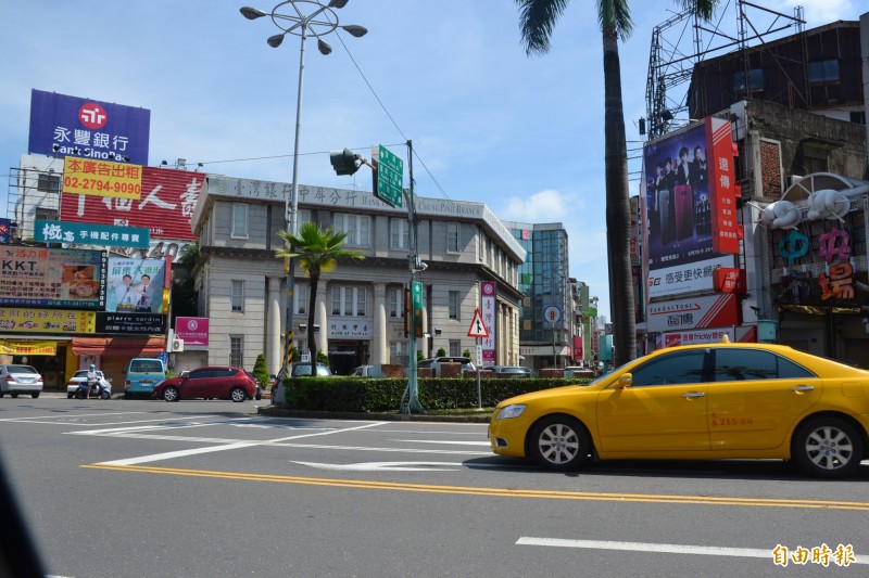 屏東縣擬再增設防疫旅館，以應付逐日增加的居家檢疫人數。（記者侯承旭攝）