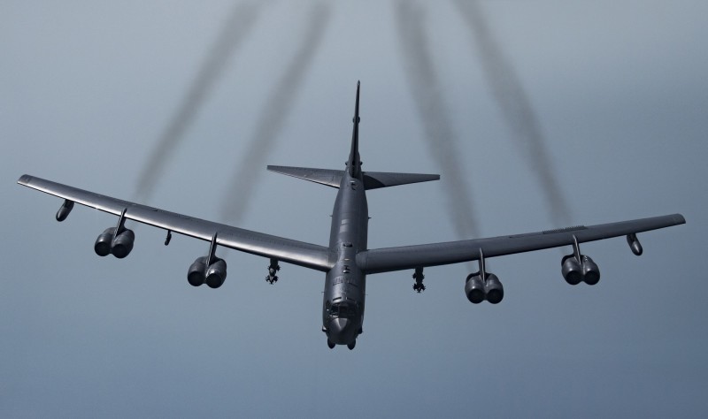 美軍B-52轟炸機2月曾飛越索馬利亞，對中國發出警告。（美聯社）