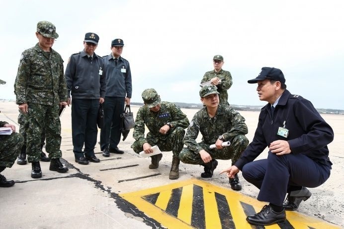 副參謀總長李廷盛（右）赴澎湖視導。（軍聞社）