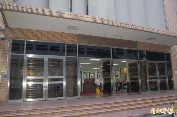 涉盜印國寶「龍藏經」 故宮前助理研究員遭撤職、重判