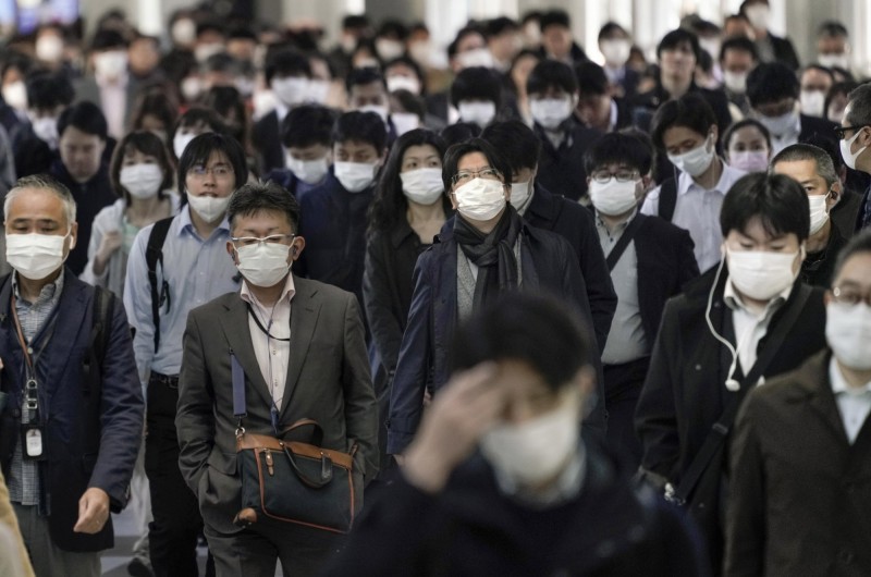 東京都政府今（6日）晚稍早召開記者會，宣布東京都新確診83人感染了武漢肺炎，其中高達73人無法追蹤感染源。圖為日本東京街頭。（歐新社）