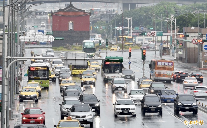 今雨勢趨緩各地越晚越冷  中部以北明晨最冷僅10度