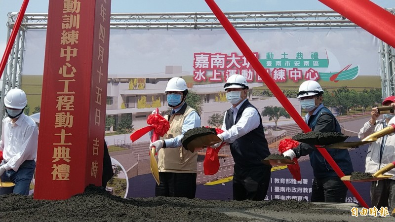 台南市打造嘉南大圳水上運動訓練中心，預計明年中完成。（記者劉婉君攝）