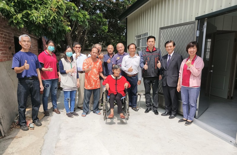 台南佳里區黃阿嬤新家落成，見證社會愛心匯聚的感動。（記者楊金城翻攝）