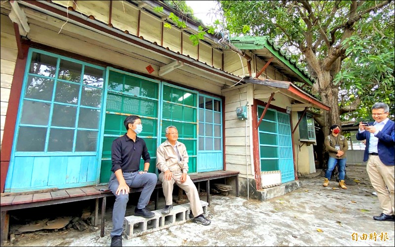 前財政部長許嘉棟的老家是昔日新營藥仔會社日式宿舍，將進行修復工程。（記者楊金城攝）